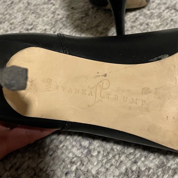 Ivanka Trump Black heels - Picture 5 of 6